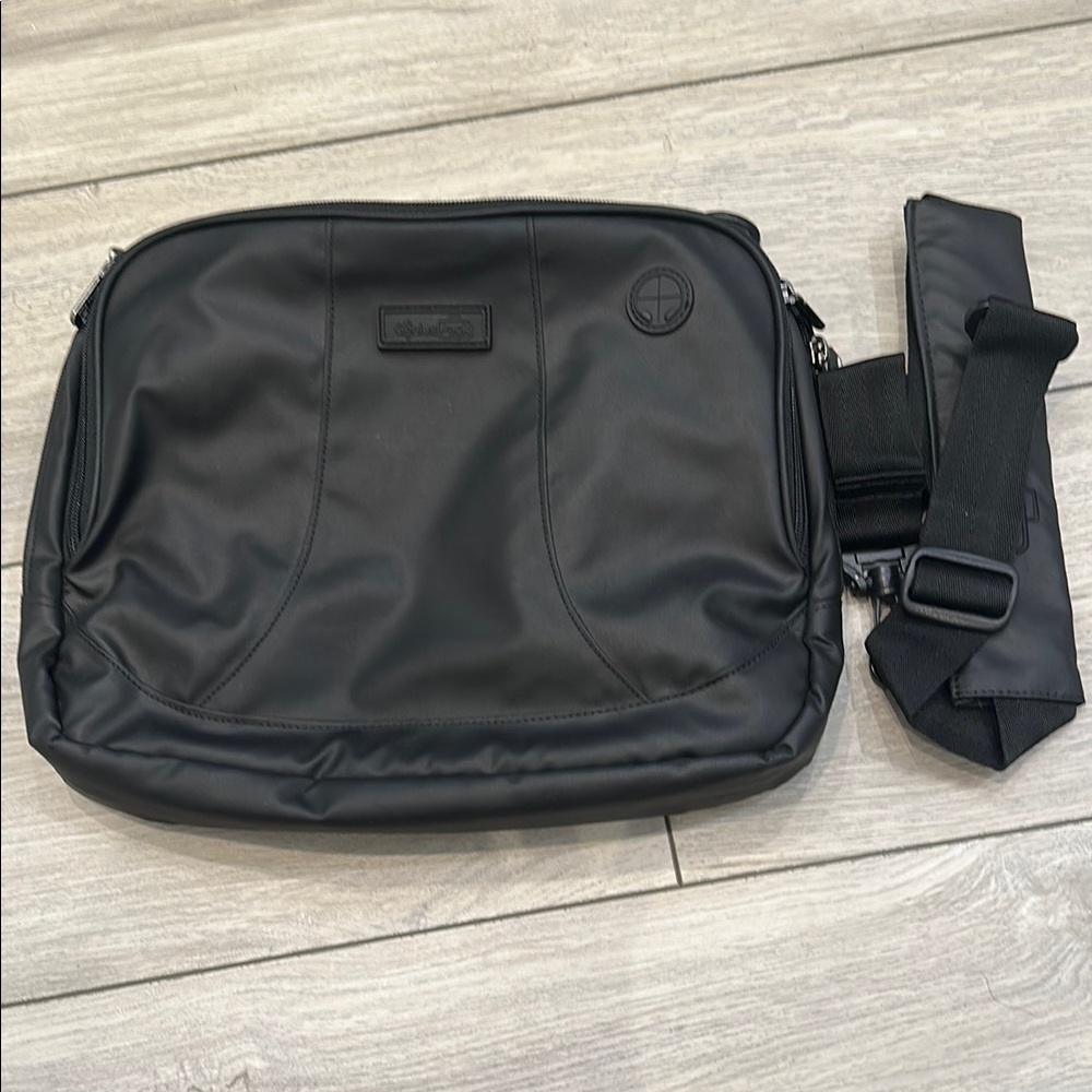 🍀 New! Black Shoulder Bag for traveling